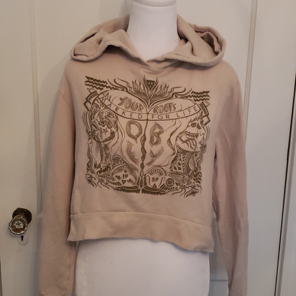 obey cropped hoodie